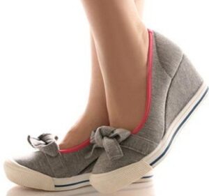 en trend dolgu topuk ayakkabı modelleri