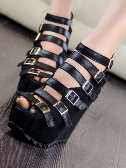 gladyatör dolgu topuk sandalet modeli