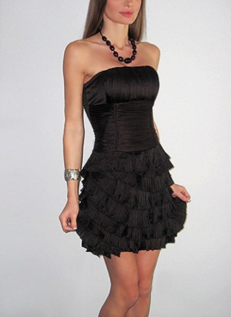 siyah straplez mini mezuniyet elbisesi