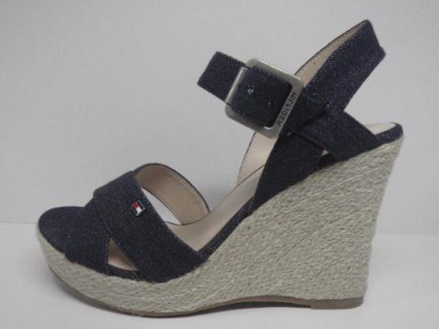 Tommy hilfiger siyah dolgu topuk sandalet