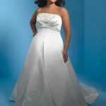 en güzel büyük beden gelinlik modelleri