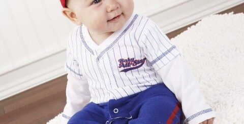 en şirin erkek bebek kıyafetleri