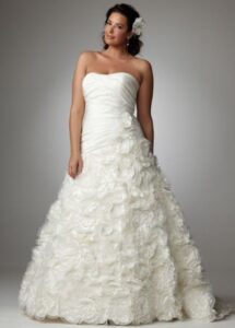 en trend büyük beden gelinlik modelleri