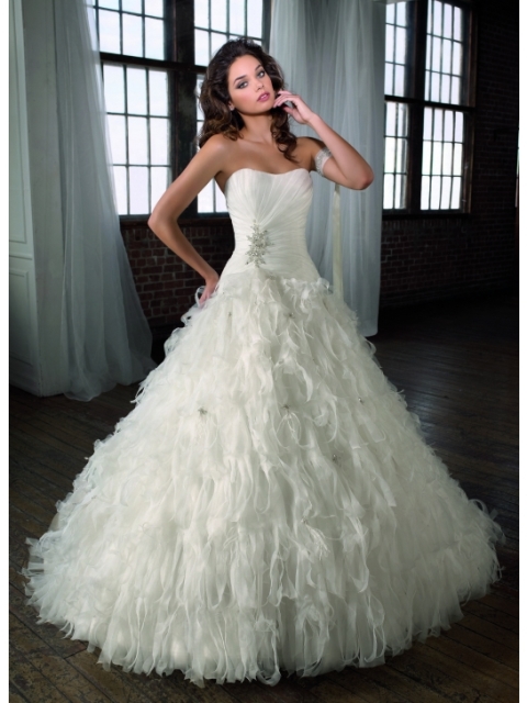 en trend tüy gelinlik modelleri