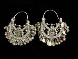 eskitilmiş gümüş küpeler