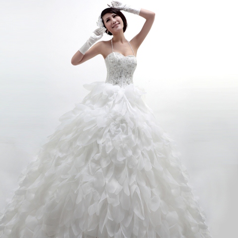 kabarık tüylü gelinlik modeli