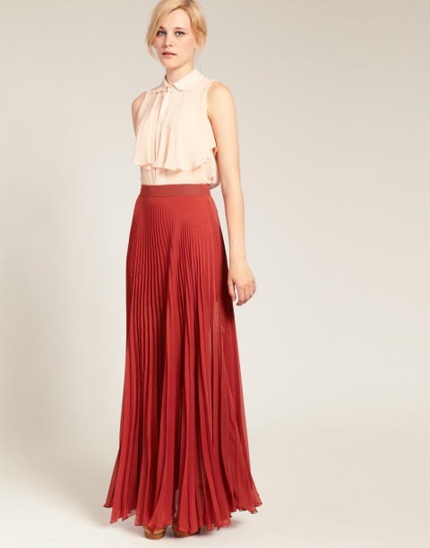 kırmızı pileli etek modeli