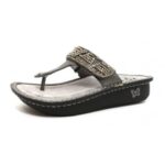 kız çocuk topuklu terlik modeli