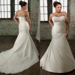 kuyruklu büyük beden gelinlik modeli