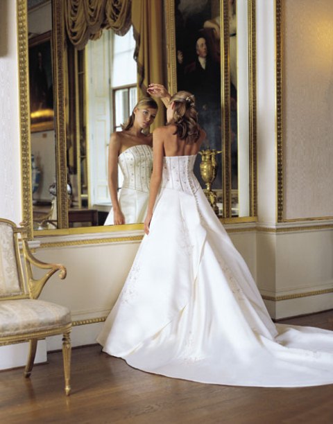 kuyruklu gelinlik modeli