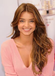 miranda kerr'in saç rengi