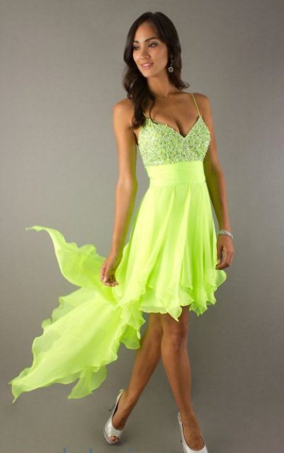 neon rengi kısa abiye elbise