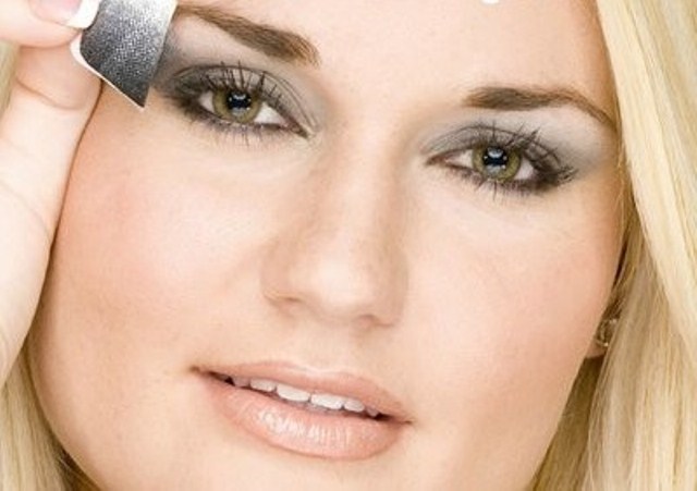 sarışınlar için göz makyajı önerileri