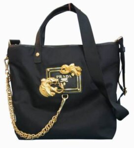 siyah prada çanta modeli