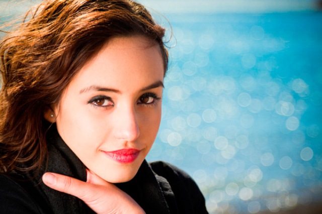 siyah saçlı kadın makyaj önerileri