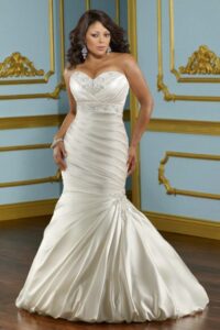 taşlı büyük beden gelinlik modeli