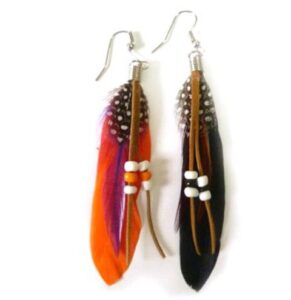 tüy şeklinde küpeler