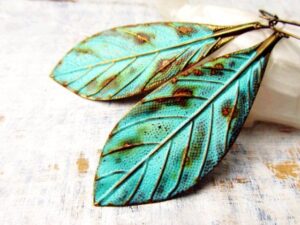 yaprak şeklinde bohem küpeler