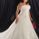 zayıf gösteren büyük beden gelinlik modelleri