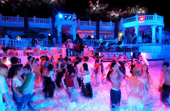 bodrum köpük partisi