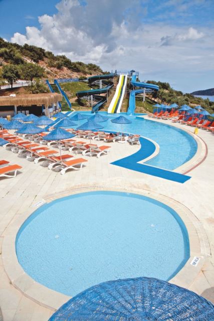 bodrum holiday resort çocuk havuzu