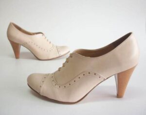 deri topuklu ayakkabı modeli