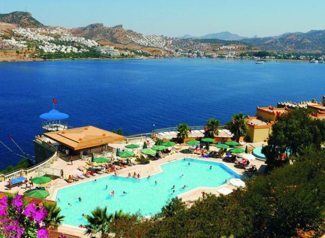 green beach resort yüzme havuzu