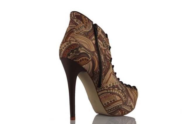 kilim desenli topuklu ayakkabı