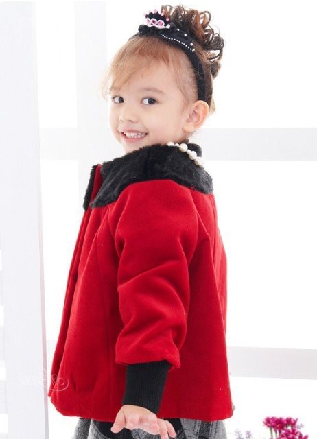 kız çocuk kırmızı palto