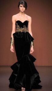 siyah fırfırlı kadife abiye elbise