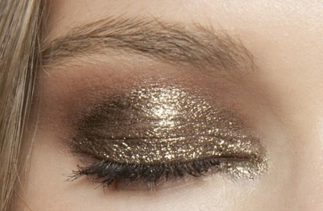 altın sarısı renginde farlar