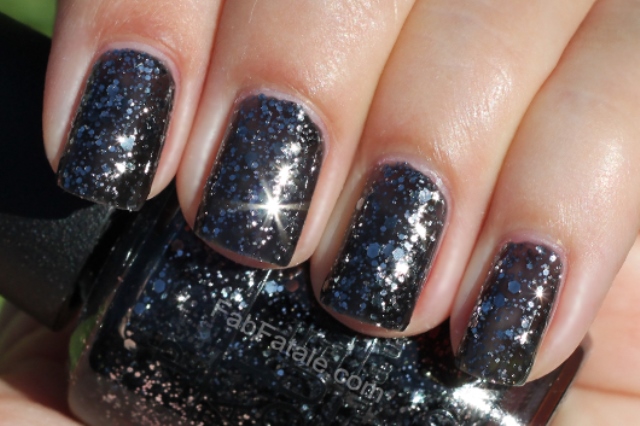 siyah pırıltılı oje