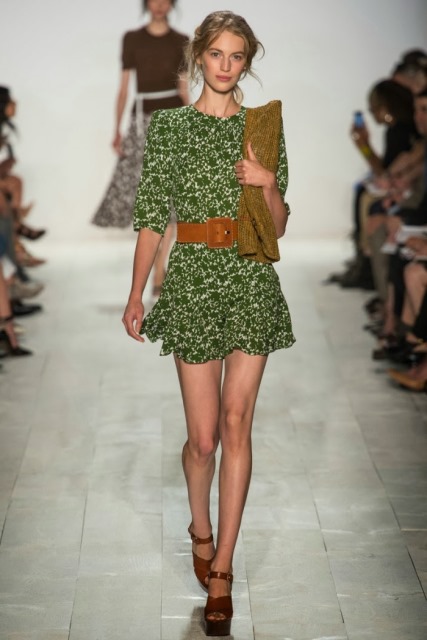 2014 ilkbahar yaz elbise modelleri - çiçekli mini elbise modeli