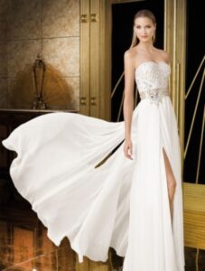 beyaz uzun abiye elbise modeli