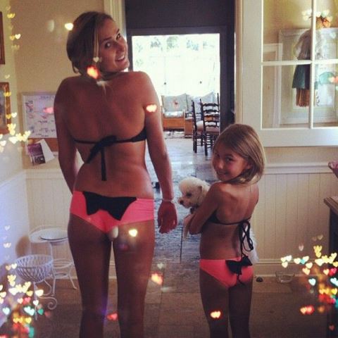 anne kız aynı bikini pembe