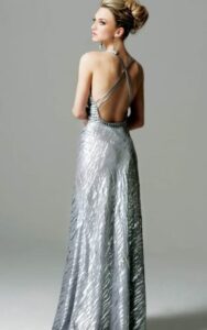 sırt dekolteli uzun abiye elbise