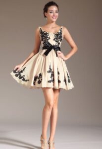 genç gece elbisesi modeli