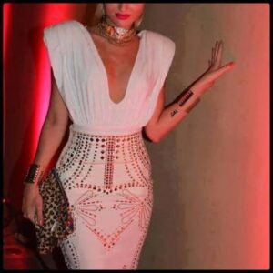 genç gösteren gece elbiseleri