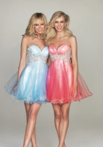 genç kız gece elbisesi modeli