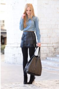 siyah püsküllü etek