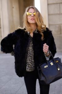 siyah kürk ceket modeli