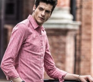 çizgili pembve erkek gömlegi