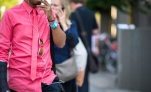 erkek modasında pembe