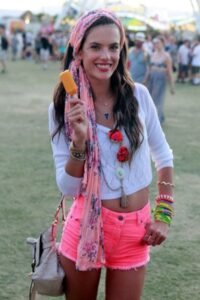 festival kıyafetleri