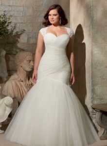 büyük beden balık gelinlik modeli