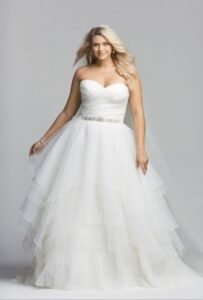 en güzel büyük beden gelinlik modelleri