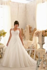 en tarz büyük beden gelinlik modelleri