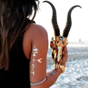 metalik renk dövme modelleri