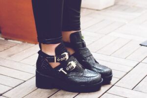 kalın tabanlı cut out bot modeli