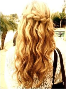 hafif dalgalı saç modelleri